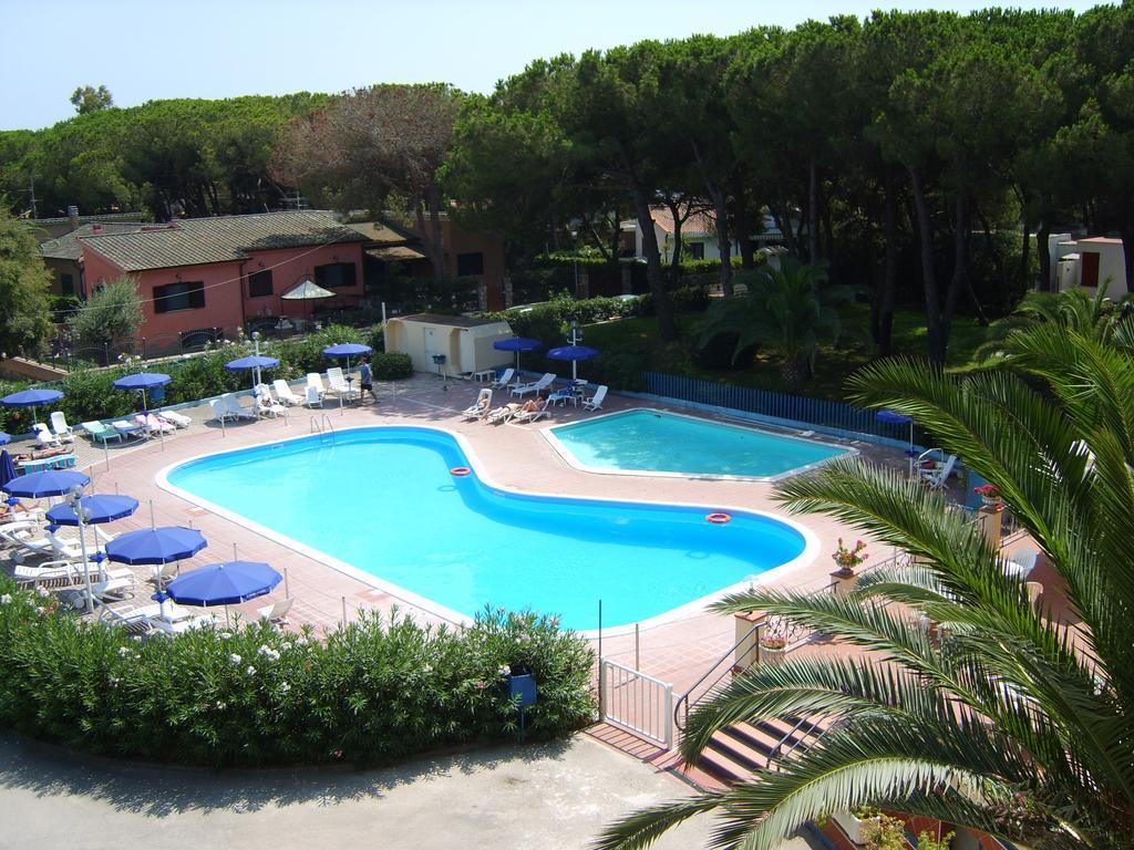 Park Hotel Baia Domizia Exterior photo
