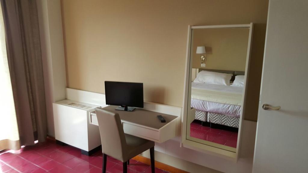 Park Hotel Baia Domizia Exterior photo