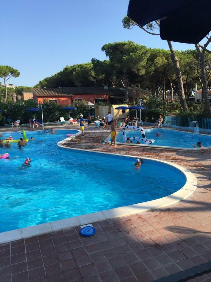 Park Hotel Baia Domizia Exterior photo